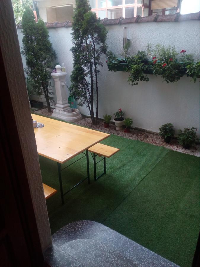 Hostel Corner 021 Нови-Сад Экстерьер фото